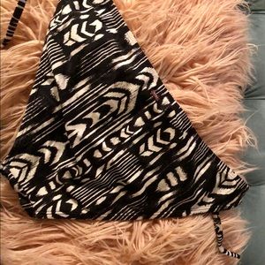 Roxy Swim - Roxy Black And White Tribal Bikini Bottom Roxy Swim - Roxy Black And White Tribal Bikini Bottom